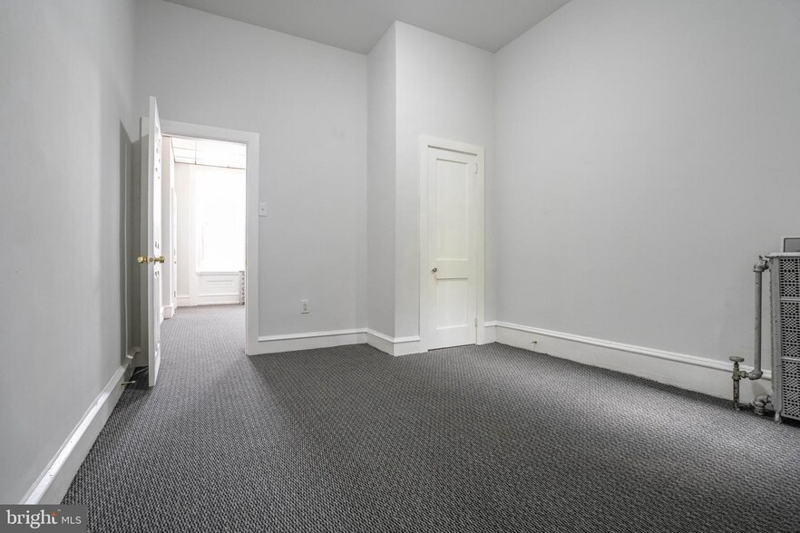 2011 E Allegheny Ave, Philadelphia, PA à vendre - Photo du bâtiment - Image 3 de 25