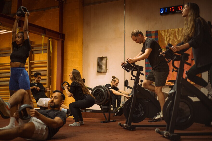 7 Throwley Way, Sutton à louer - Photo intérieure - Image 2 de 22