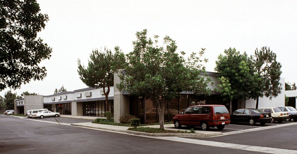 20254-20290 E Carrey Rd, Walnut, CA à louer - Photo du bâtiment - Image 3 de 16