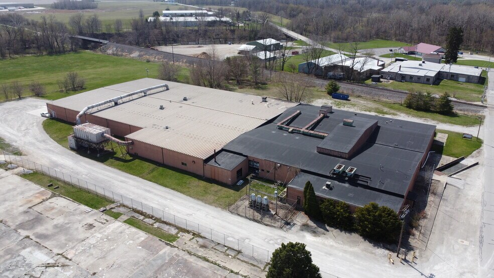 705-801 W South St, North Manchester, IN à louer - Photo du bâtiment - Image 1 de 7