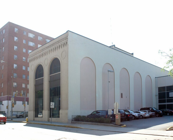 5560 Centre Ave, Pittsburgh, PA à vendre - Photo du bâtiment - Image 2 de 3