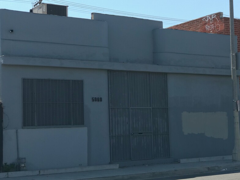 5060 W Jefferson Blvd, Los Angeles, CA for lease - Building Photo - Image 1 of 6