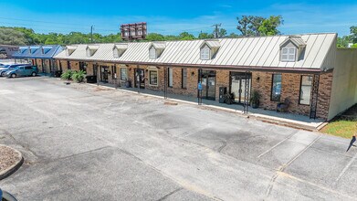 5700 Davis Hwy, Pensacola, FL for lease Interior Photo- Image 1 of 9