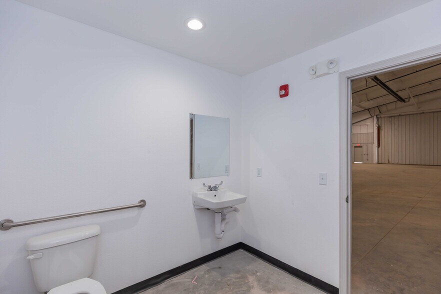 3409 Airway Blvd, Amarillo, TX à louer - Photo intérieure - Image 2 de 9