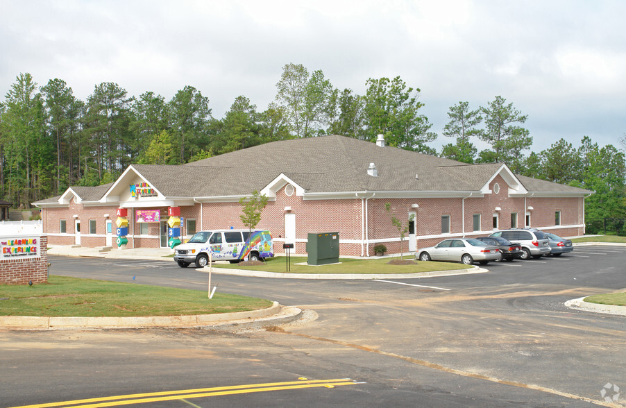 2347 Cedarcrest Rd, Acworth, GA for sale - Primary Photo - Image 1 of 1