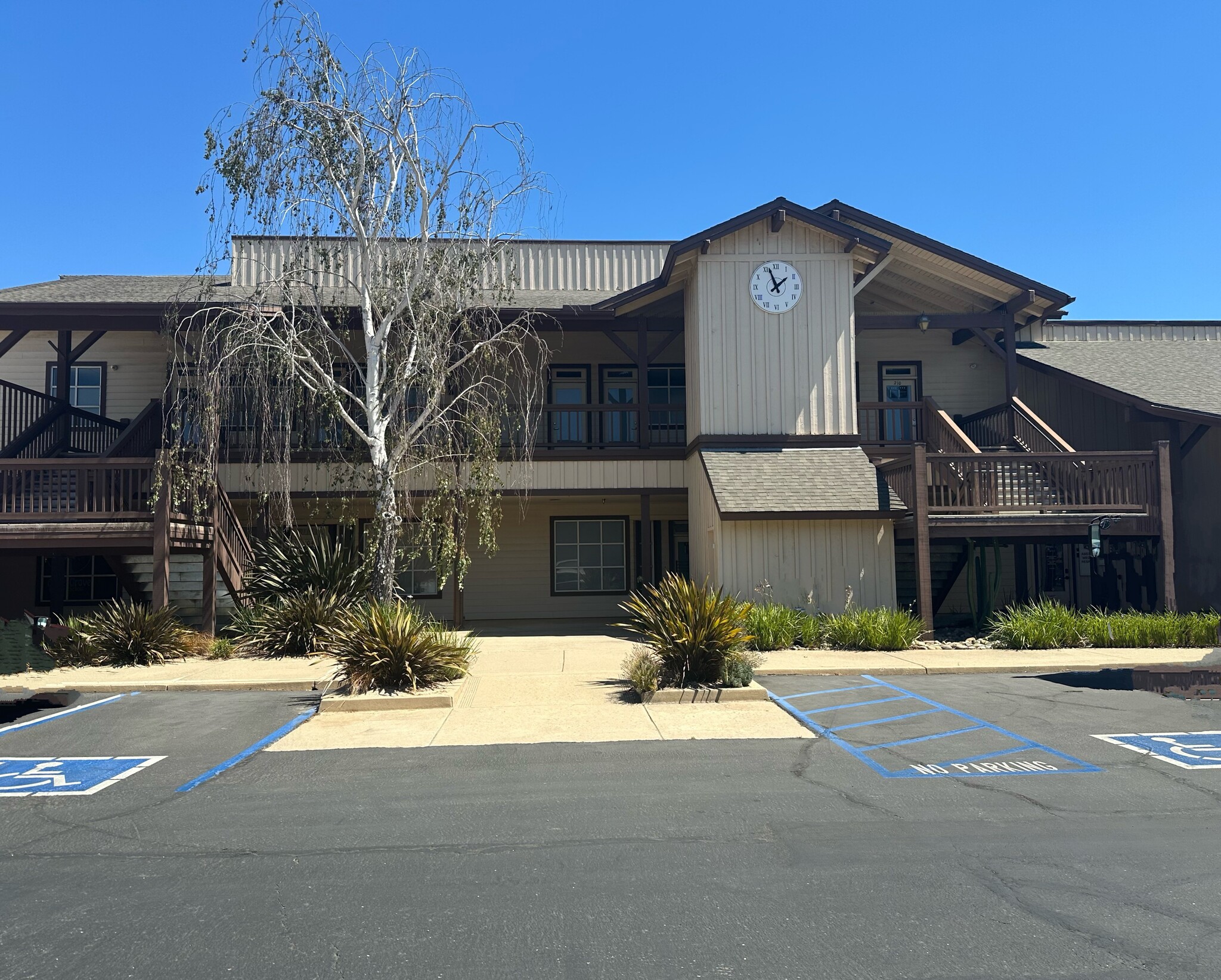 240 E Highway 246, Buellton, CA for lease Primary Photo- Image 1 of 5
