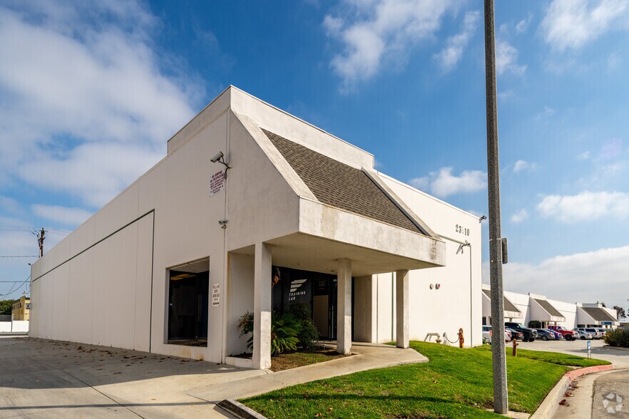 23510 Telo Ave, Torrance, CA à louer - Photo du bâtiment - Image 1 de 5