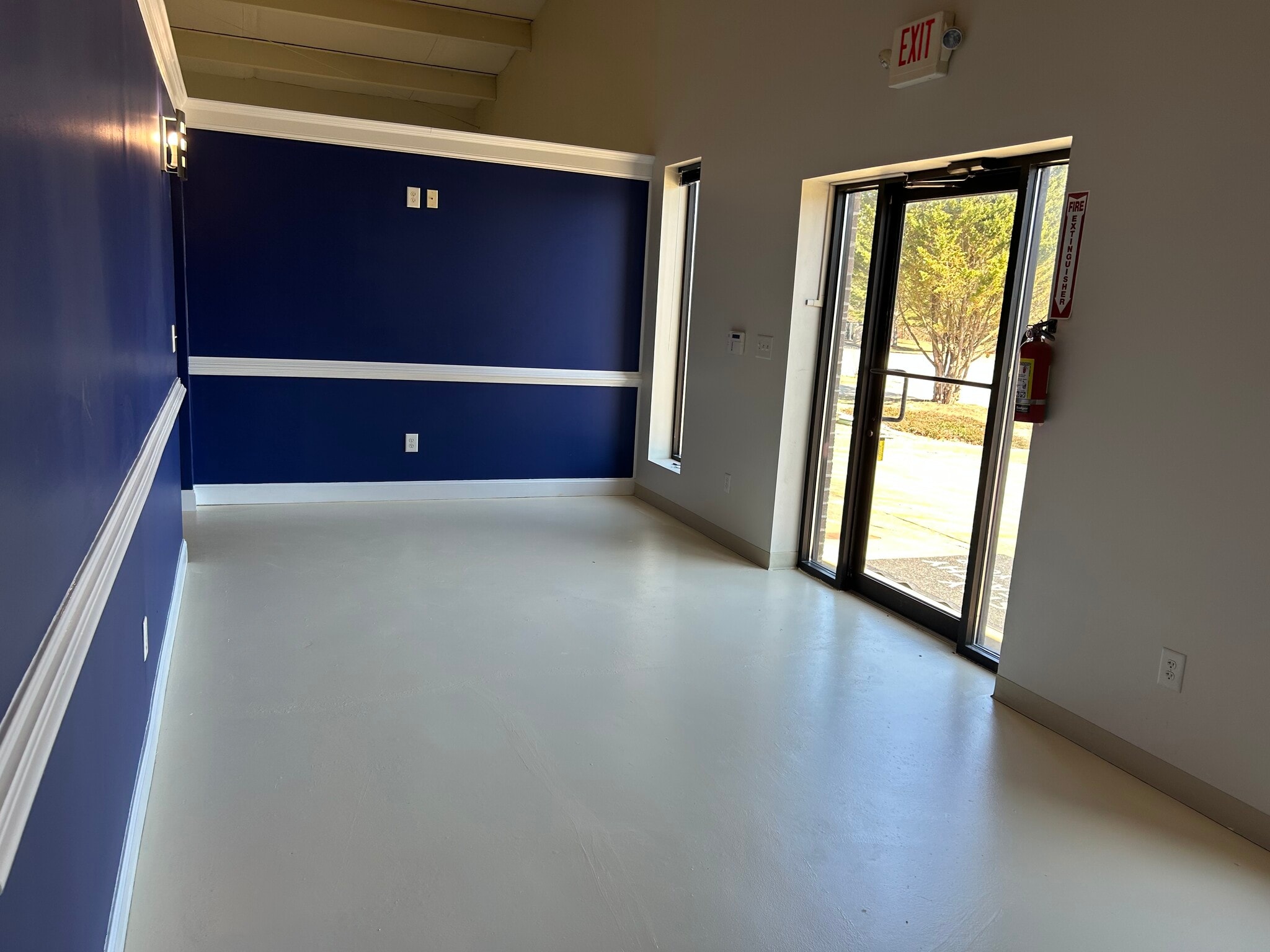 30 River Ct, Cartersville, GA for lease Interior Photo- Image 1 of 7