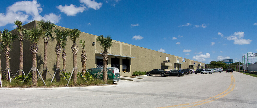 7860-7960 NW 76th Ave, Medley, FL for lease - Building Photo - Image 2 of 3