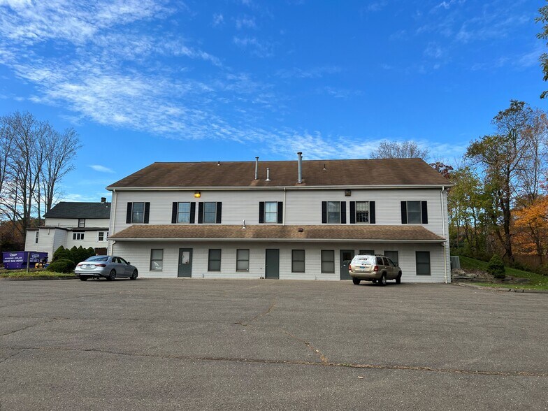 102 Wolcott Rd, Wolcott, CT à louer - Photo du bâtiment - Image 3 de 11