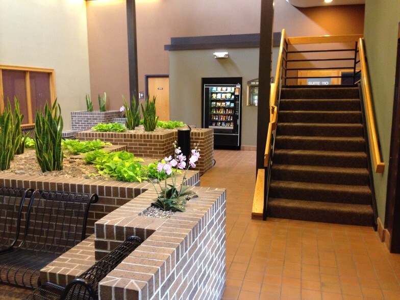 1350-1380 Energy Ln, Saint Paul, MN à louer - Photo du bâtiment - Image 1 de 11