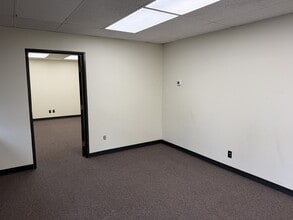 10515 E 40th Ave, Denver, CO for lease Interior Photo- Image 2 of 3