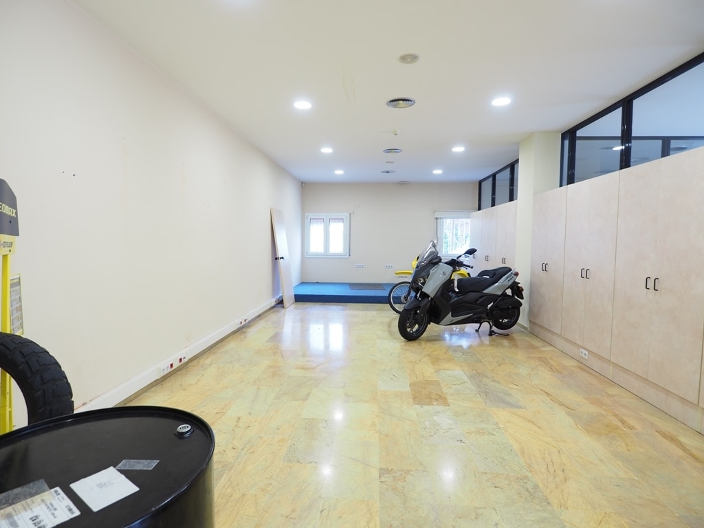 Retail in Granollers, Barcelona for lease Interior Photo- Image 1 of 10