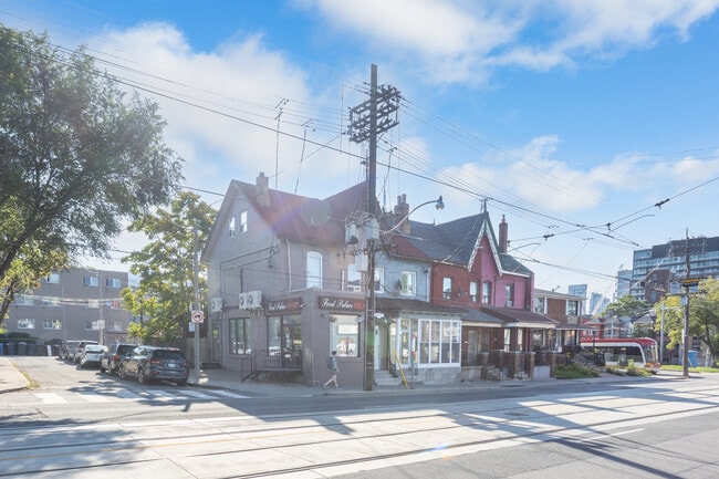 More details for 217 Bathurst St, Toronto, ON - Retail for Lease