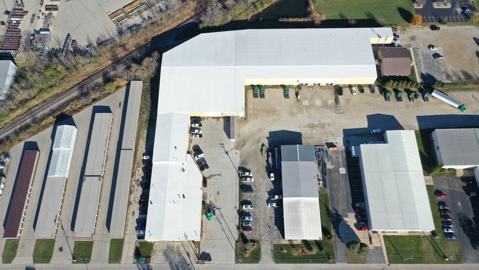 1005 S Perkins St, Appleton, WI for lease - Building Photo - Image 3 of 10