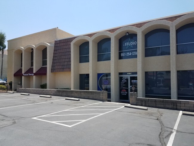 Plus de détails pour 12139 Mt Vernon Ave, Grand Terrace, CA - Bureau, Bureau/Médical à louer