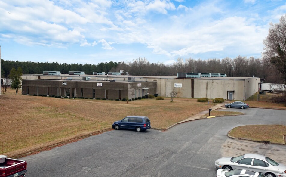 400 S Main St, Fountain Inn, SC à louer - Photo du bâtiment - Image 1 de 1