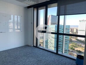 Office in L'Hospitalet de Llobregat, Barcelona for lease Interior Photo- Image 2 of 4