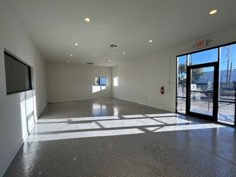 303 N Summit Ave, Prescott, AZ à louer - Photo du bâtiment - Image 2 de 10