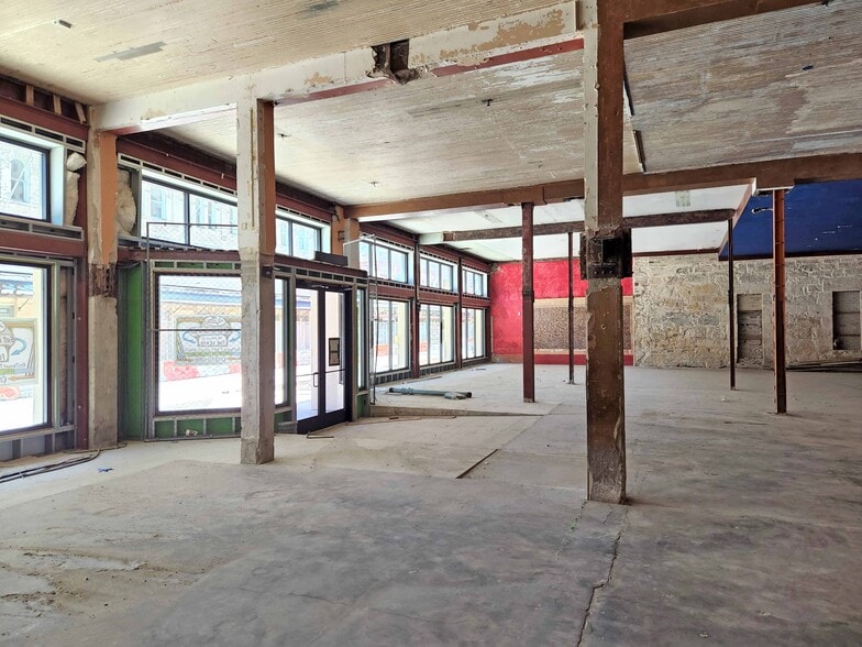 333-341 W Commerce St, San Antonio, TX for lease - Interior Photo - Image 3 of 20