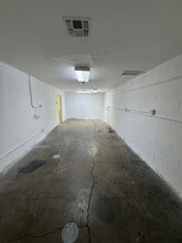 16154-16160 Wyandotte St, Van Nuys, CA for lease Interior Photo- Image 2 of 5