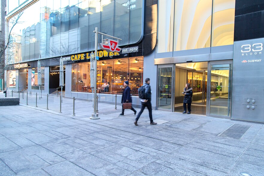 33 Bloor St E, Toronto, ON à louer - Photo du bâtiment - Image 2 de 5