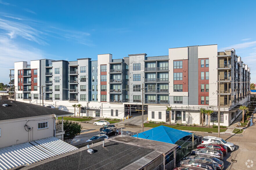 3100 Lake Villa Dr, Metairie, LA à louer - Photo du bâtiment - Image 2 de 7