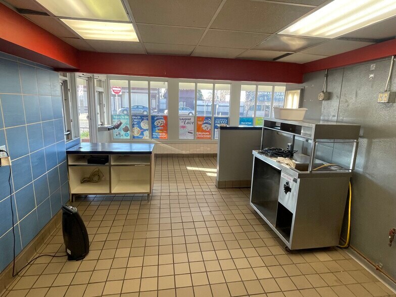 3959 NE Central Ave, Minneapolis, MN à louer - Photo du bâtiment - Image 2 de 9