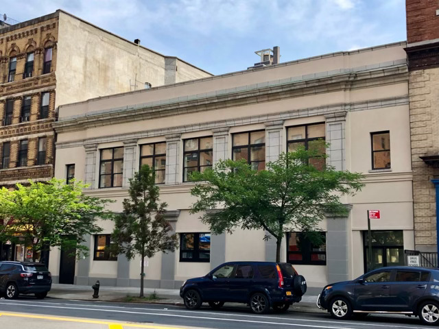 230 E 106th St, New York, NY for lease - Building Photo - Image 1 of 2