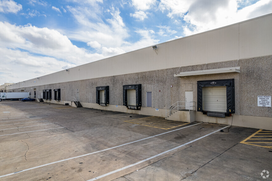 4040-4130 Lindbergh Dr, Addison, TX for lease - Building Photo - Image 3 of 6