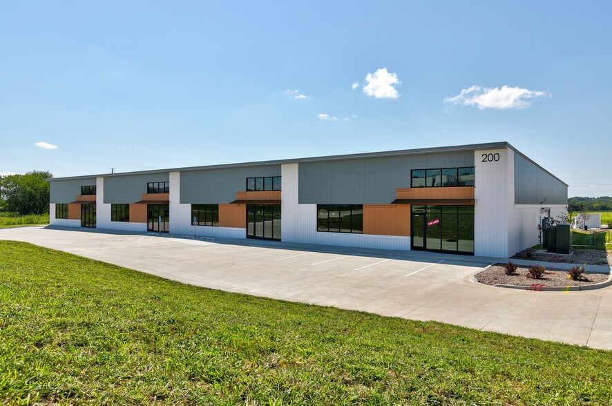 200 Delaware St, Norwalk, IA for lease - Building Photo - Image 1 of 6