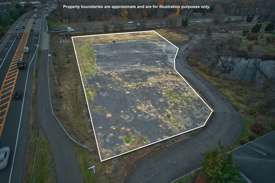 401 Main St, New Paltz, NY à vendre - Photo du bâtiment - Image 1 de 5