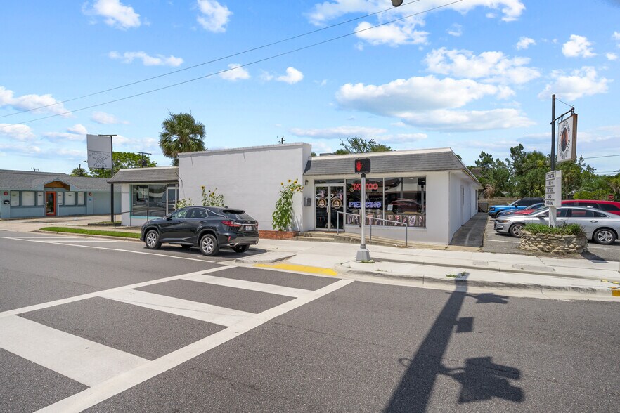 110 Anastasia Blvd, Anastasia Island, FL à vendre - Photo du bâtiment - Image 3 de 7