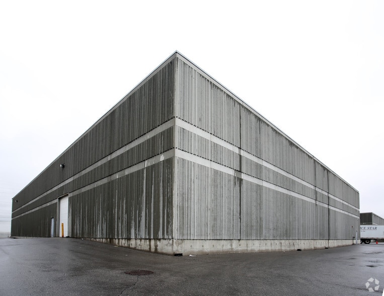 321 Parkhurst Sq, Brampton, ON for lease - Building Photo - Image 2 of 3