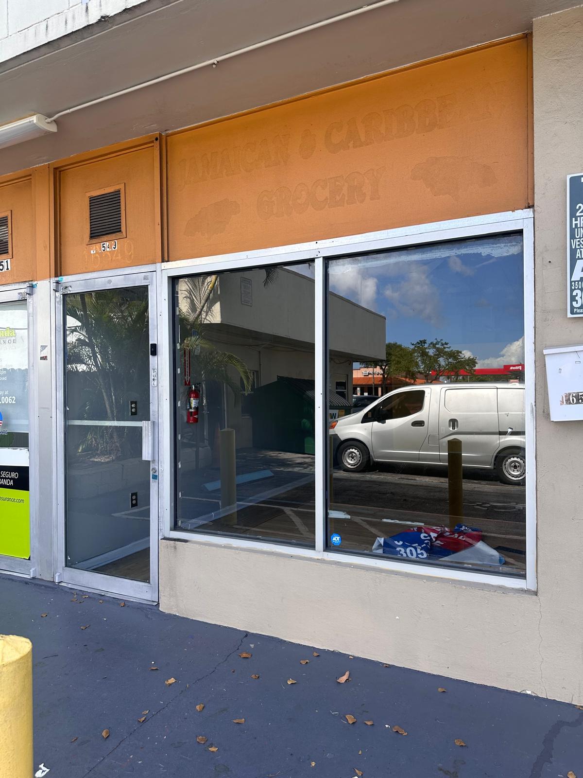 16541-16551 NW 27th Ave, Miami Gardens, FL à louer Photo intérieure- Image 1 de 3