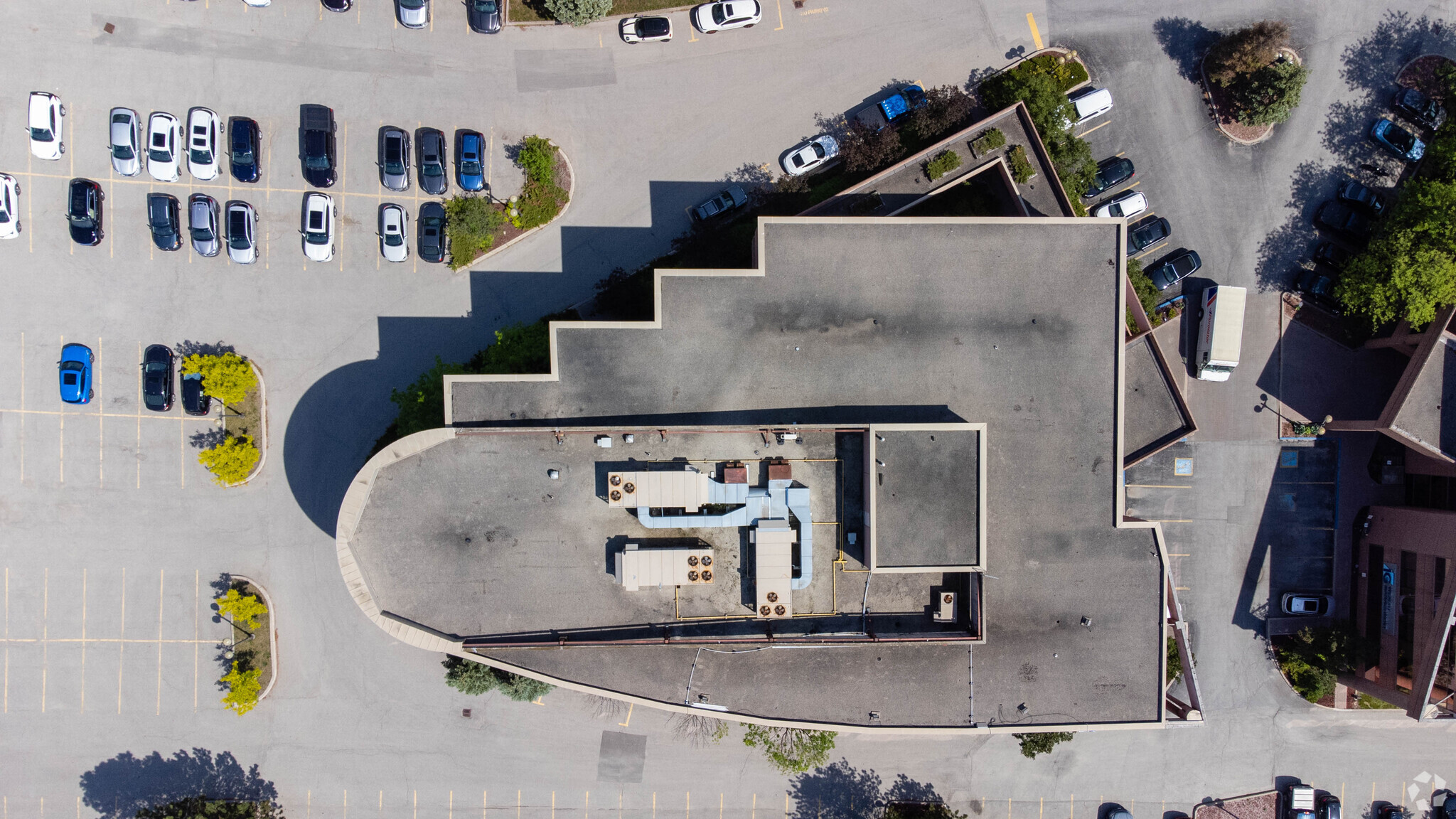 126 Wellington St, Barrie, ON for lease Aerial- Image 1 of 3