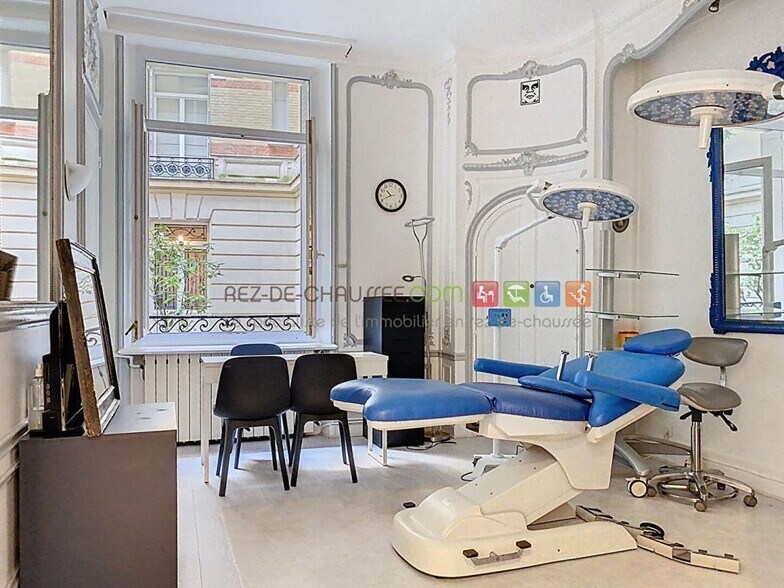 Multifamily in Paris for sale - Building Photo - Image 3 of 12