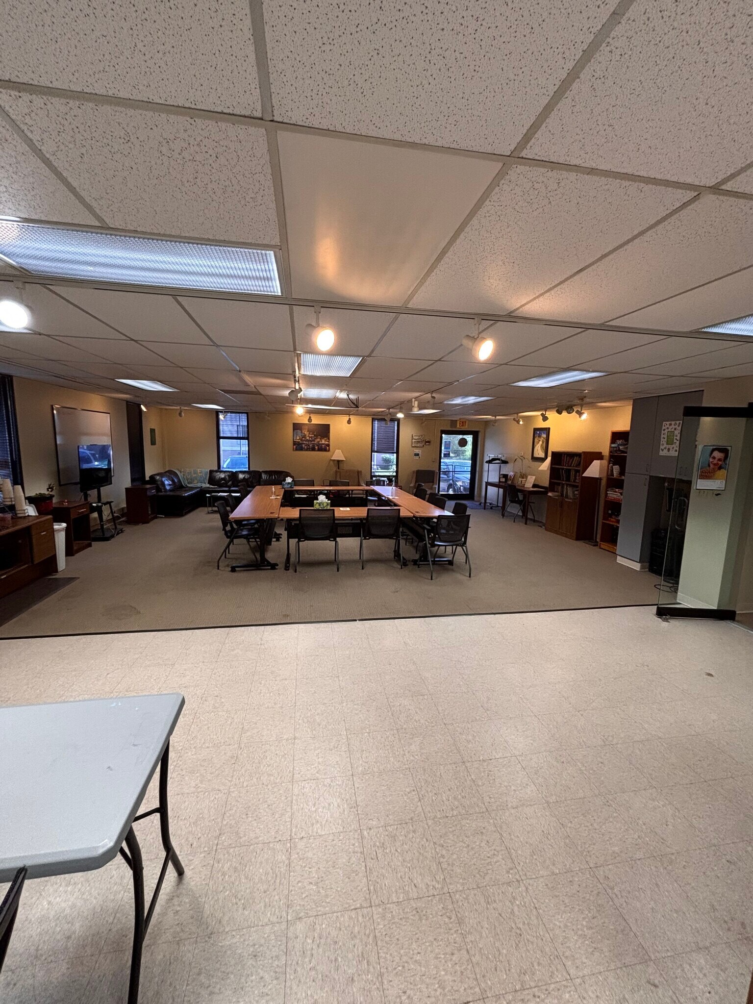 4725 Merle Hay Rd, Des Moines, IA à louer Photo intérieure- Image 1 de 7