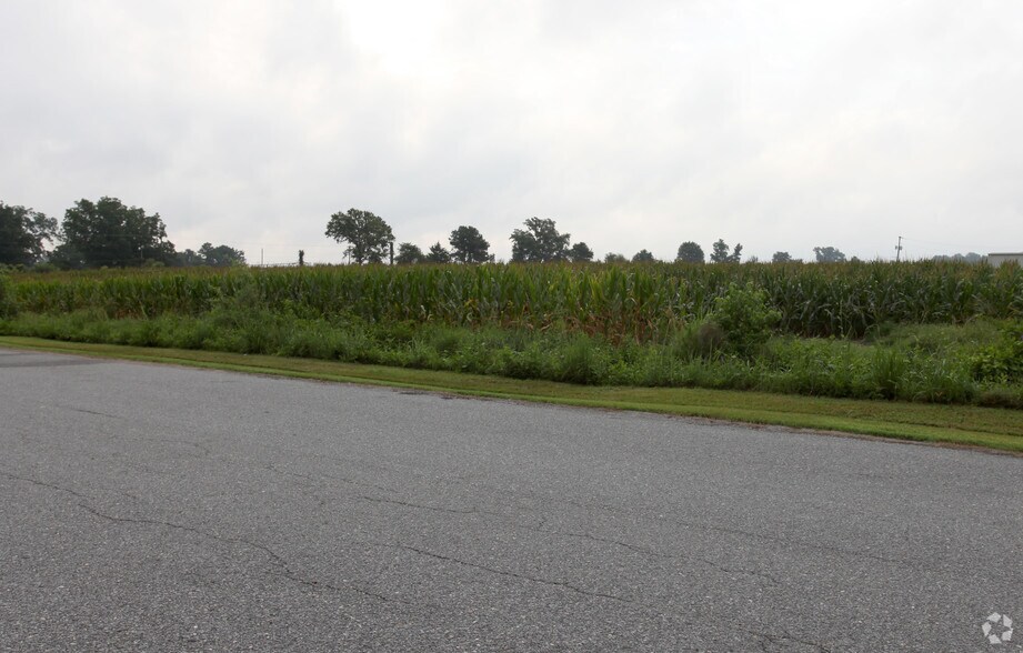 400 E Washington St, La Grange, NC à vendre - Photo principale - Image 1 de 1