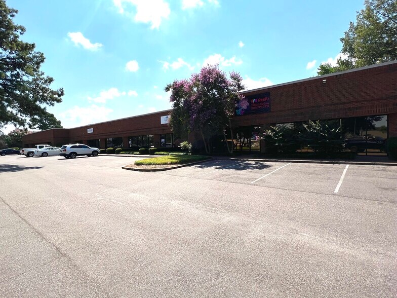 3930-3956 Perkins Rd S, Memphis, TN à louer - Photo du bâtiment - Image 2 de 2
