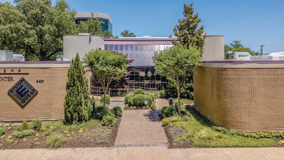 5421 La Sierra Dr, Dallas, TX à louer - Photo du bâtiment - Image 2 de 3