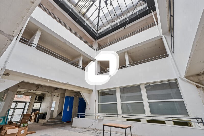 Office in Clichy for sale - Building Photo - Image 1 of 7