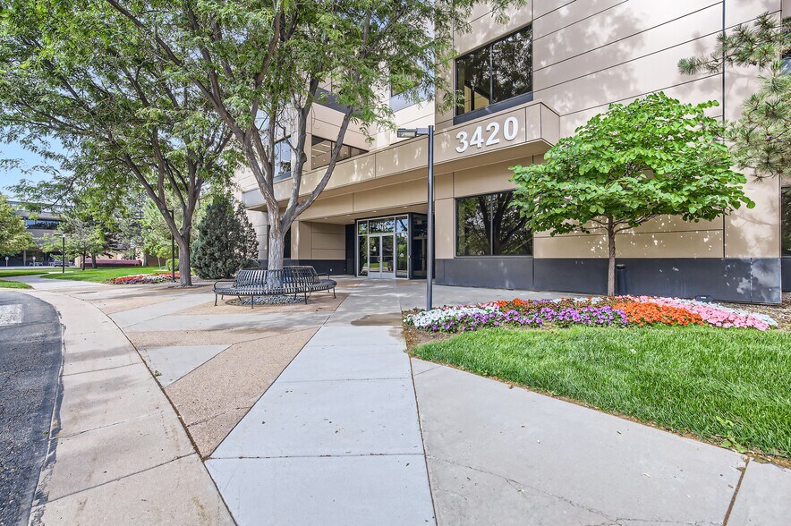 3420 E Harmony Rd, Fort Collins, CO à vendre - Photo du bâtiment - Image 2 de 13