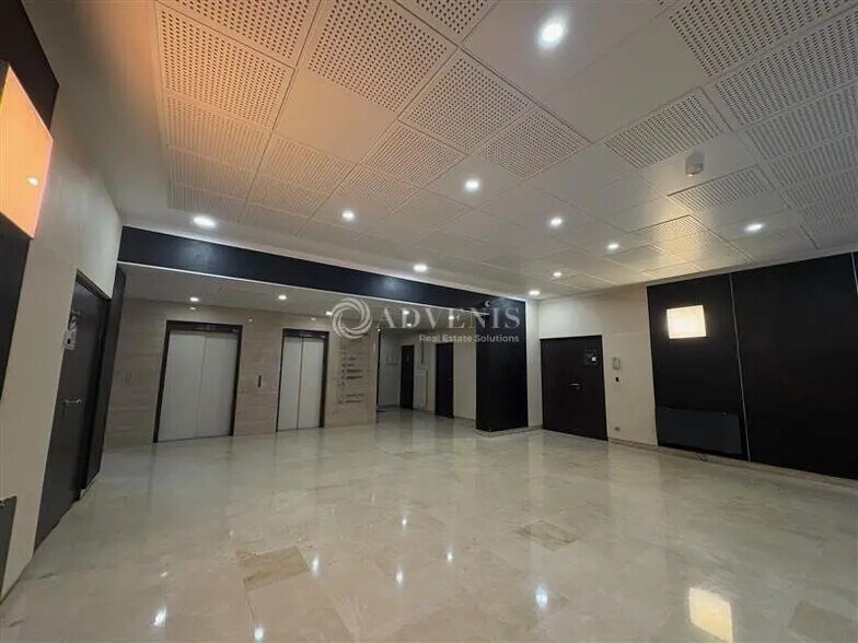 Bureau dans Meudon à louer - Hall d’entrée - Image 2 de 4