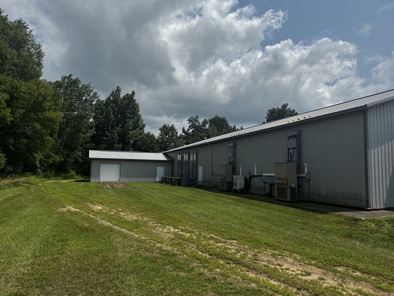 1045 Parkview St, Constantine, MI for sale - Building Photo - Image 3 of 8