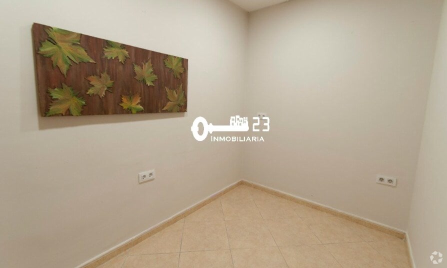 Retail in Yeles, Toledo for lease Interior Photo- Image 1 of 1