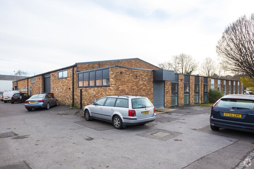 2-3B Sovereign Way, Tonbridge à louer - Photo du bâtiment - Image 3 de 3