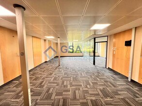 Office in Lieusaint for lease Building Photo- Image 2 of 3