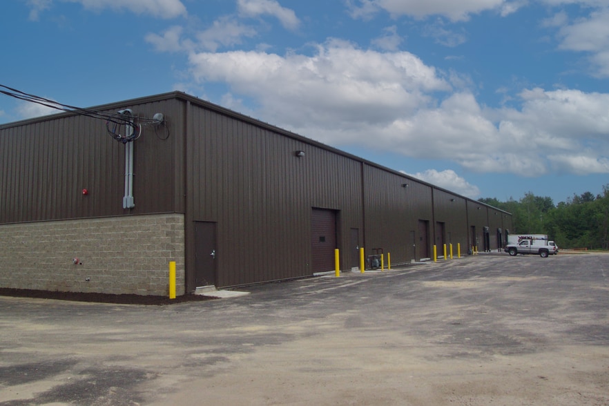 385 Rodman Rd, Auburn, ME for lease - Building Photo - Image 1 of 5