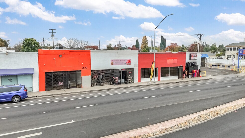 3626 E Cesar Chavez Blvd, Fresno, CA à vendre - Photo du bâtiment - Image 2 de 45
